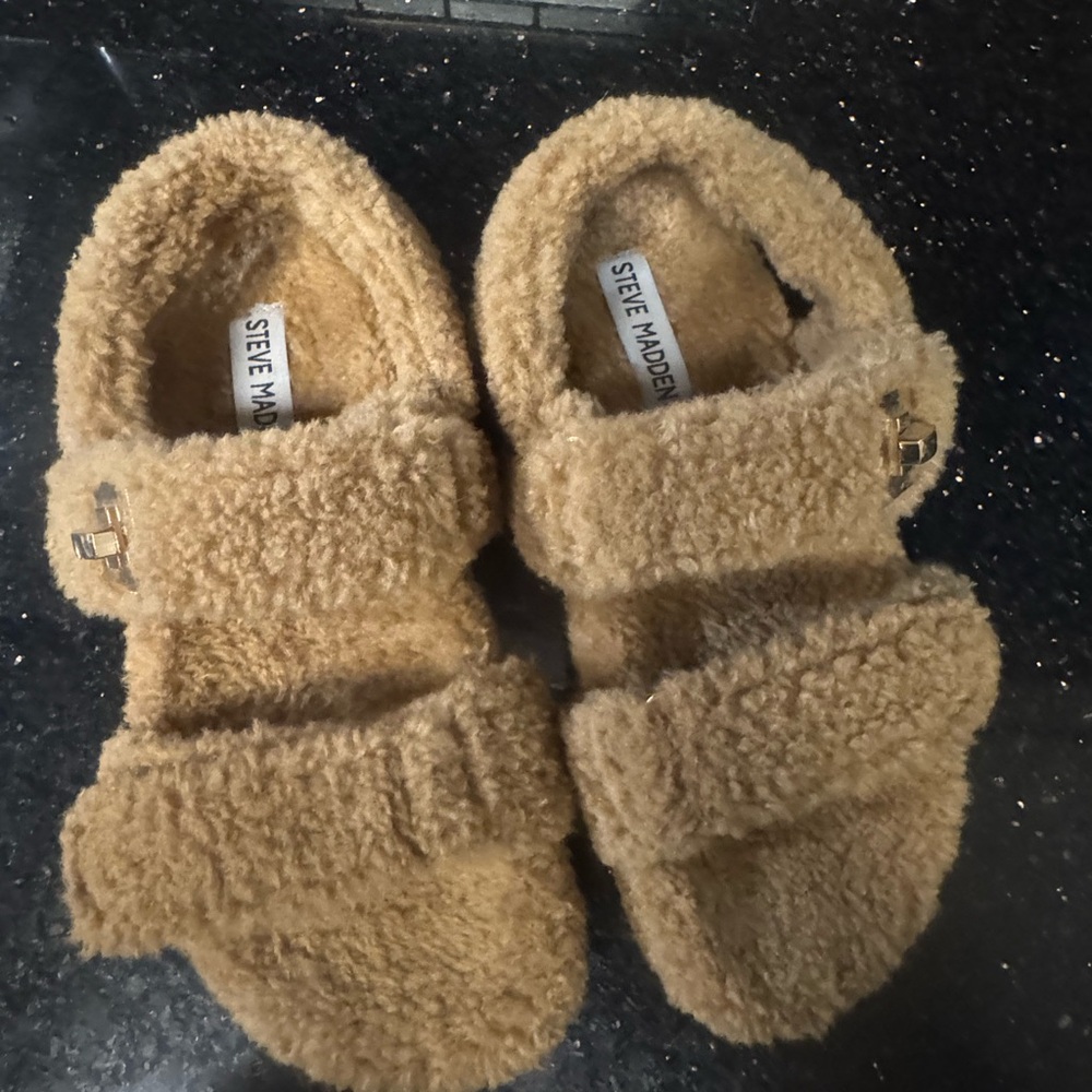 Steve Madden Fuzzy Brown Sandals